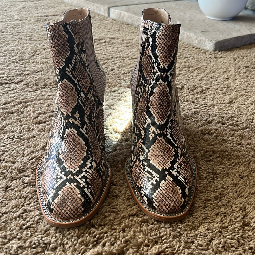 I have too many shoes and need to clean out my closet!